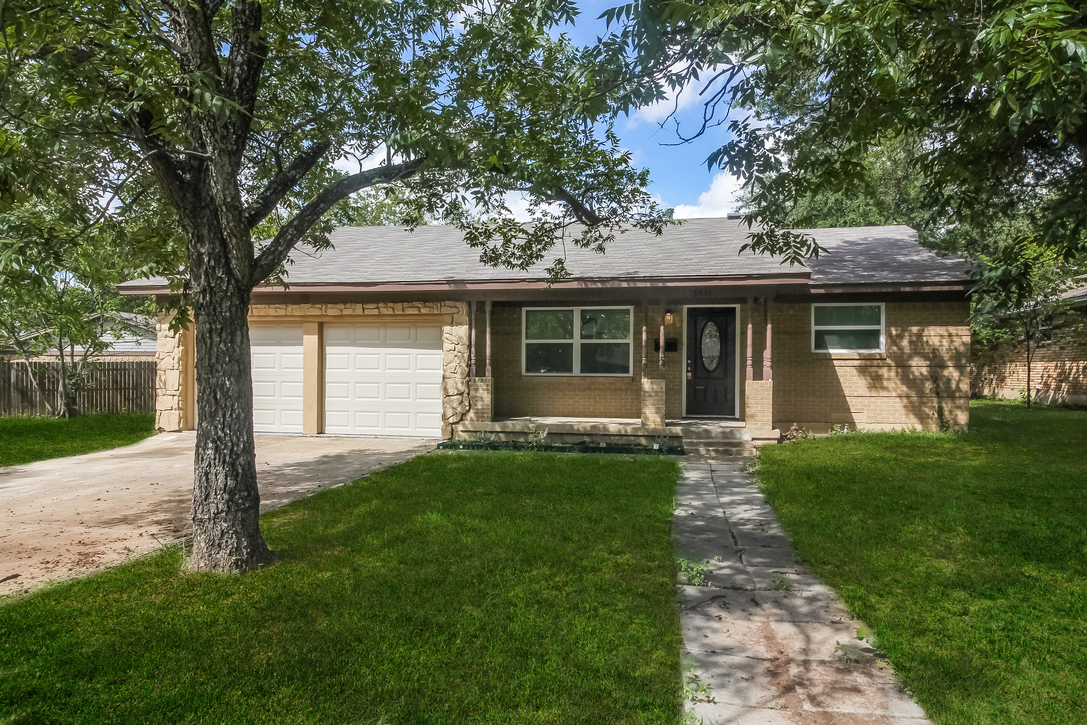 3031 Touraine Dr Dallas, TX 75211